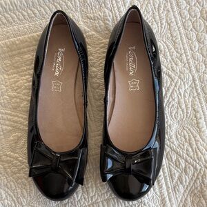 Venettini Black Patent Leather Bow Dress Shoes